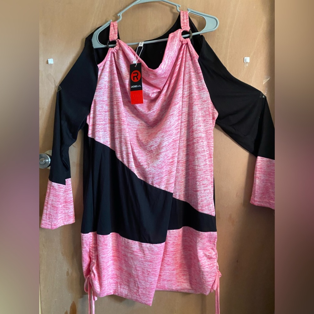 2pcs set 3D laser printed leggings size XXL & long sleeve cold shoulder shirt 3X